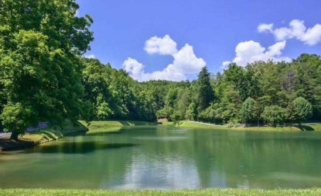 Mountain Lake Lodge, Hot Tub, Theater Room, 1089 Free Tickets Each Paid Day, Dollywood And More Sevierville Exterior photo