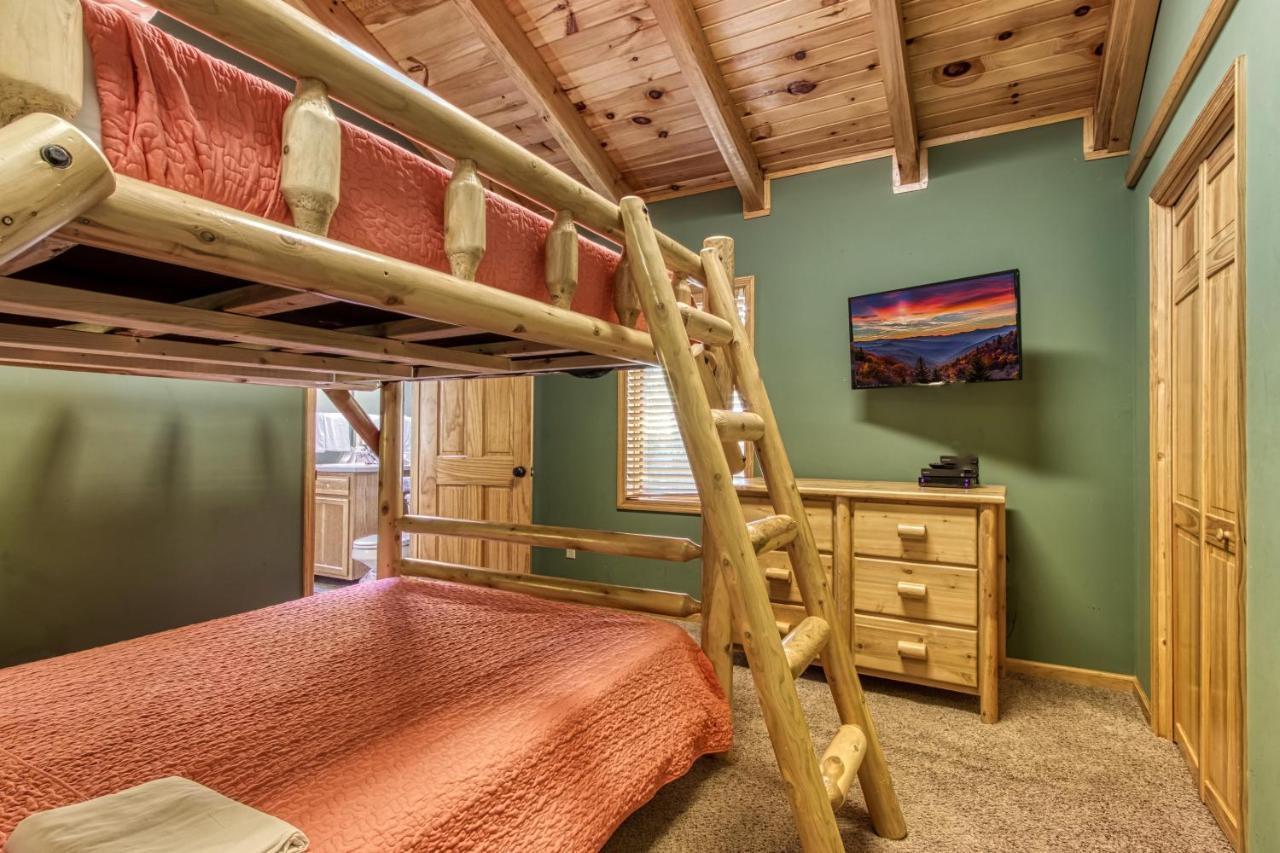 Mountain Lake Lodge, Hot Tub, Theater Room, 1089 Free Tickets Each Paid Day, Dollywood And More Sevierville Exterior photo