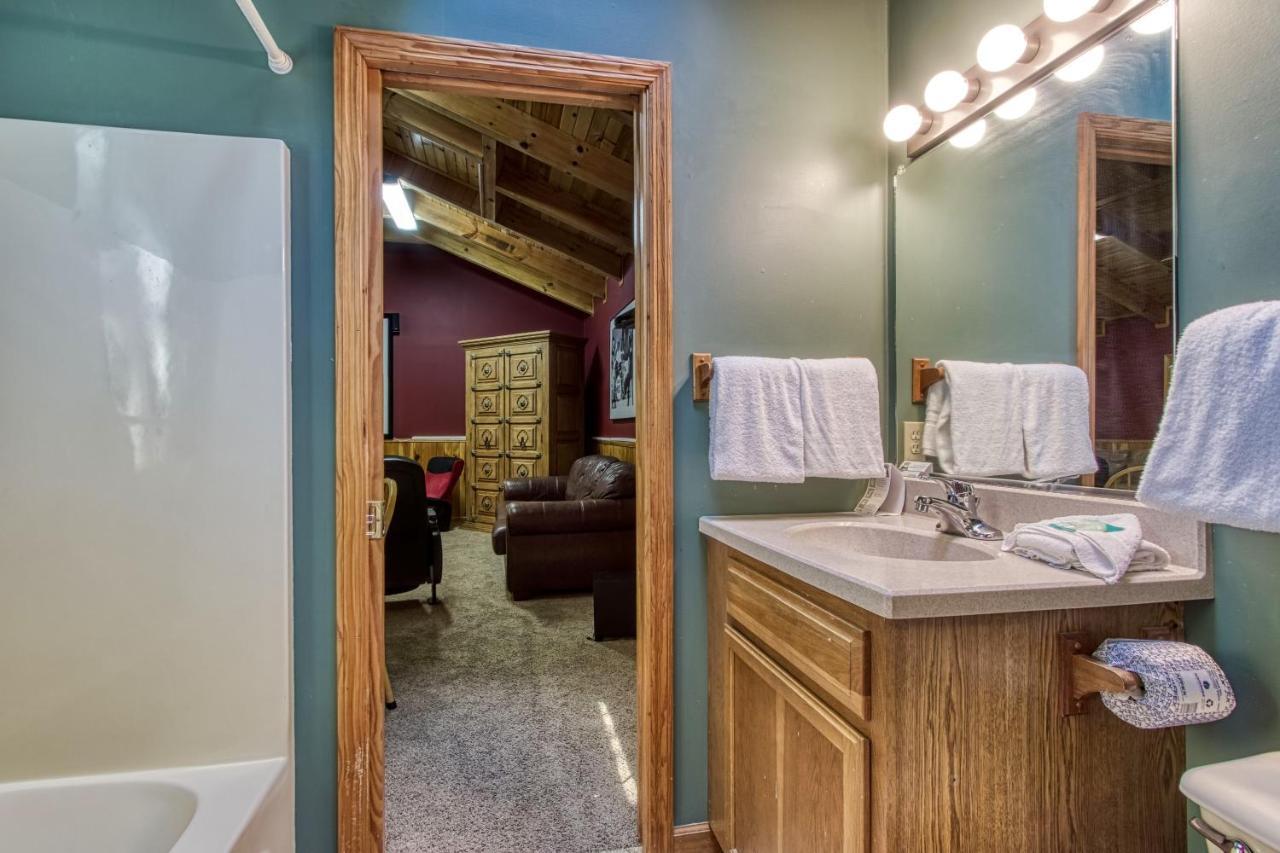 Mountain Lake Lodge, Hot Tub, Theater Room, 1089 Free Tickets Each Paid Day, Dollywood And More Sevierville Exterior photo